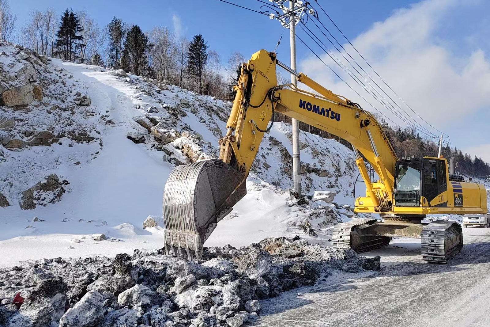 公司亚雪公路建设者打好工程建设“主动仗” 为亚冬会提供有力交通保障(图2)