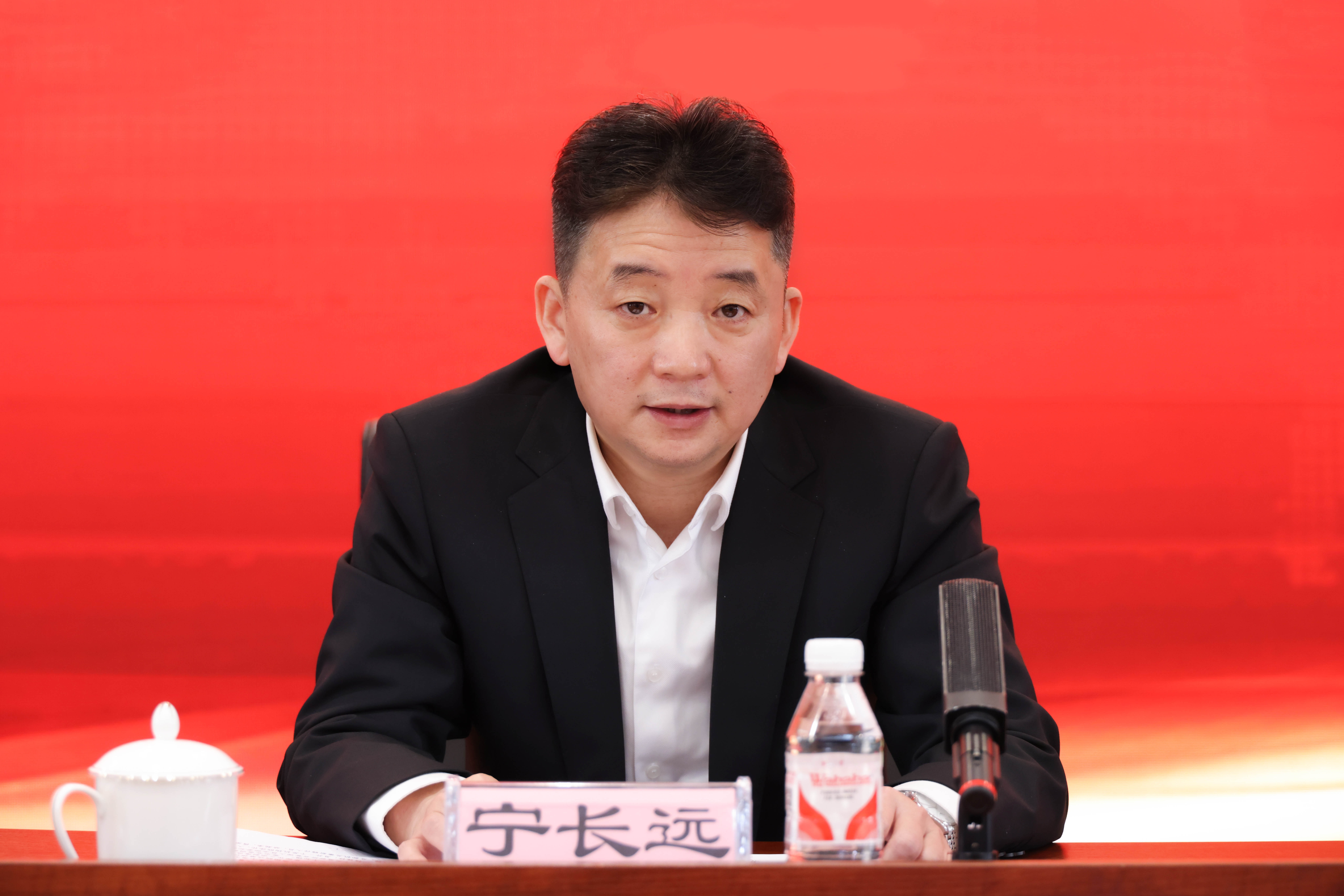 公司召开2024年度总部部门考核述职暨2025年总部建设工作会议(图4) 公司召开2024年度总部部门考核述职暨2025年总部建设工作会议(图4)